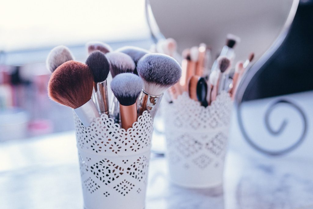 Affordable, drugstore, vegan + cruelty free makeup brushes. Guide by ethical bunny.